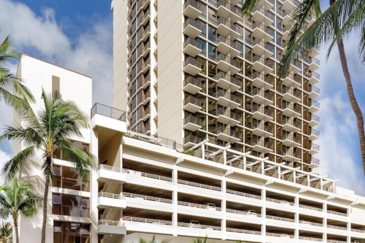 Halepuna Waikiki by Halekulani
