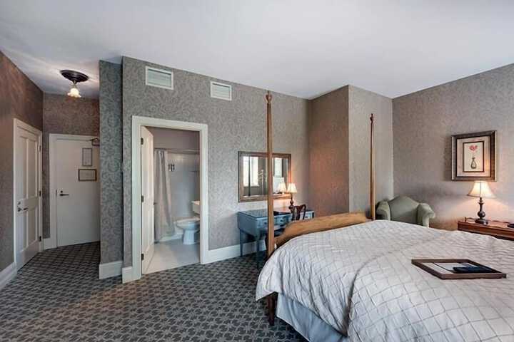 Room 12 of 52