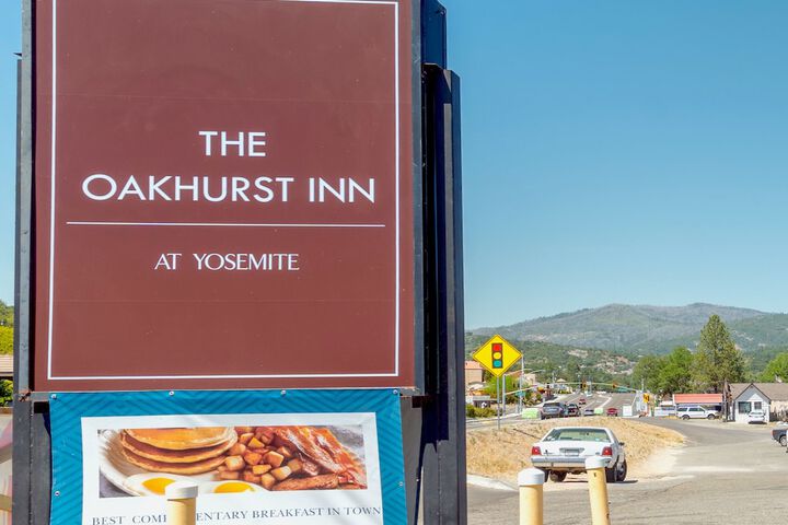 The Oakhurst Inn at Yosemite