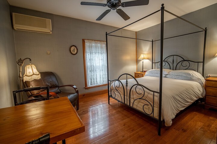 Room 81 of 146