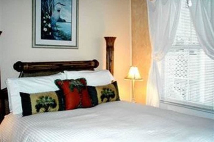 Room 52 of 171