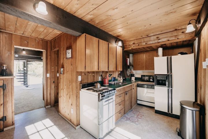 05mbh - Economical - Wifi - Pets Ok - F / p - D/w - Sleeps 2 1 Bedroom Apts by RedAwning