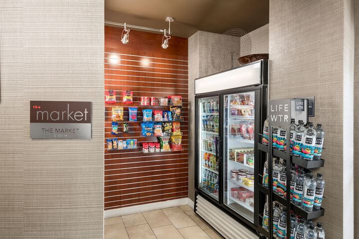 Courtyard by Marriott Phoenix North / Happy Valley