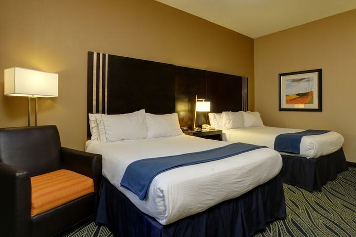 Holiday Inn Express & Suites Midwest by IHG