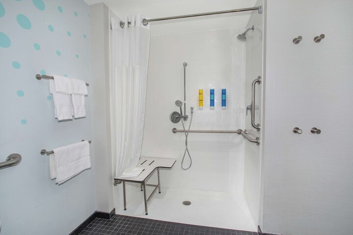 Room 19 of 33