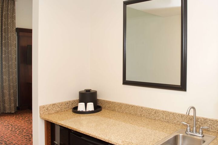 Hampton Inn & Suites Pittsburgh-Meadow Lands