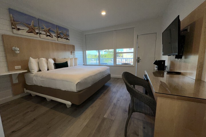 Room 27 of 88