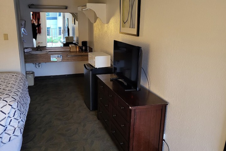 Room 46 of 71