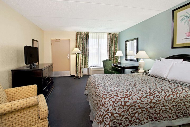 Room 8 of 24