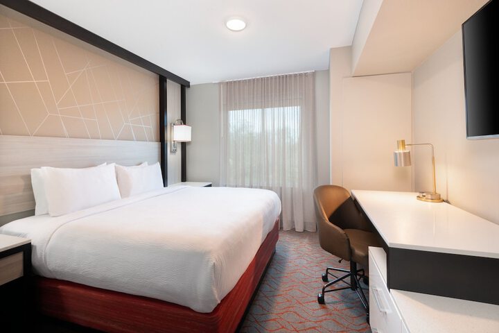 Room 14 of 30