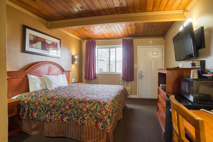 Room 14 of 33