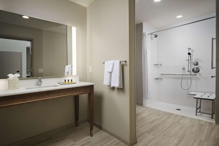 Room 9 of 25