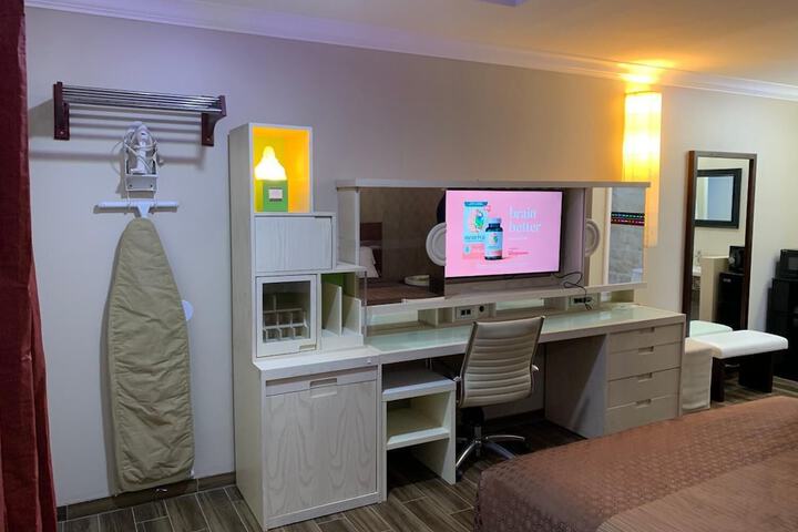 Room 6 of 36