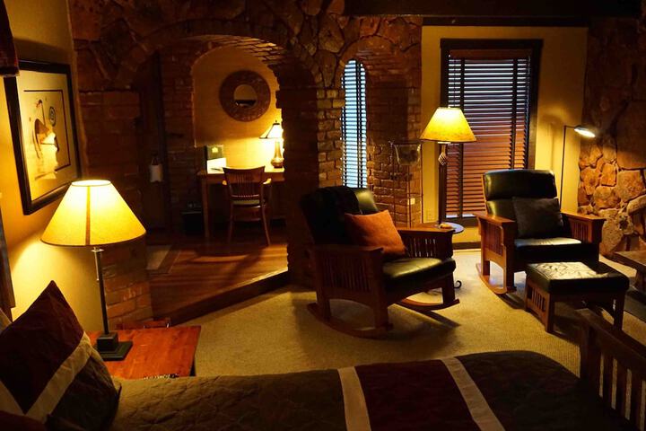 Room 7 of 150
