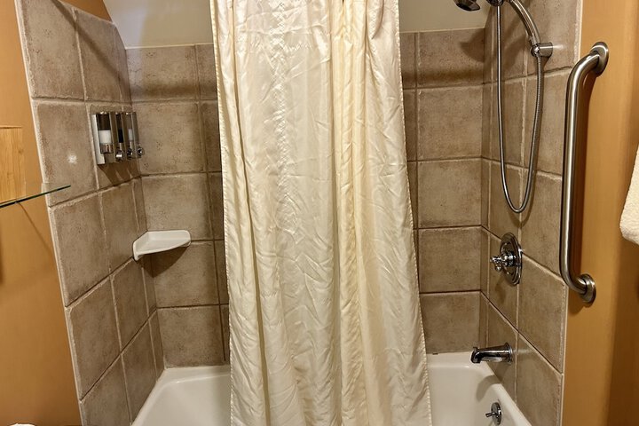 Room 153 of 260