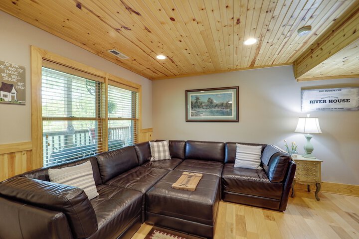West Jefferson Vacation Rental Near River