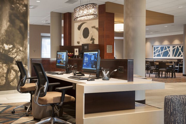 Business Center 28 of 29