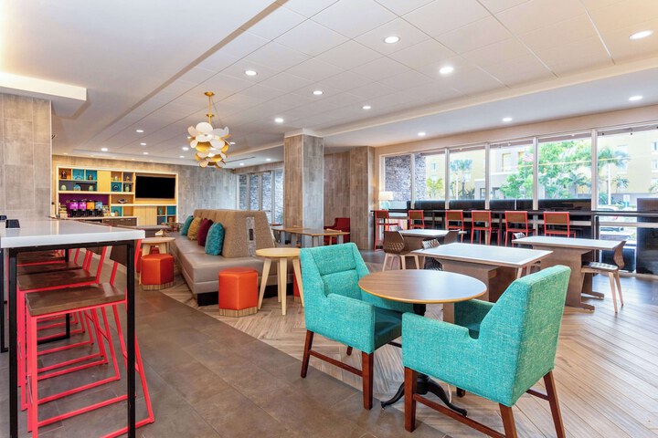 Breakfast/Coffee Service 12 of 15