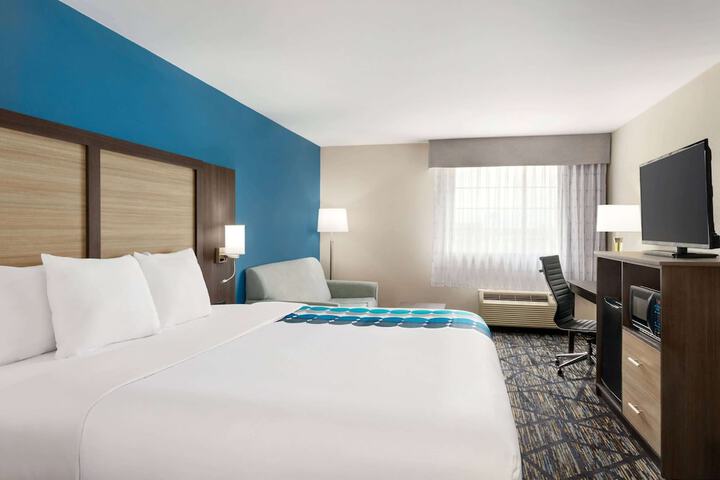 Room 28 of 51