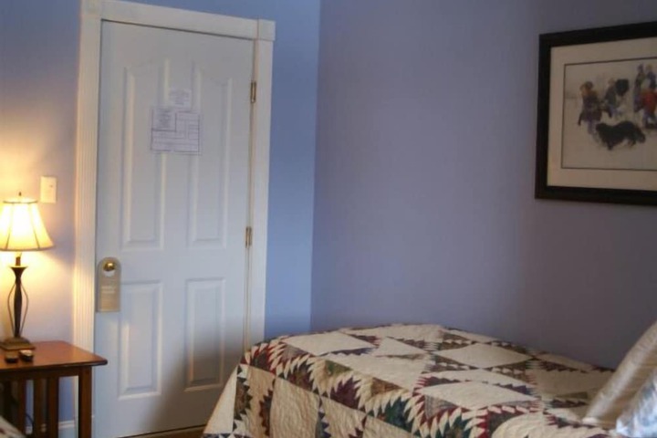 Room 17 of 27