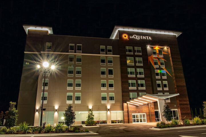 La Quinta Inn & Suite by Wyndham Lake City