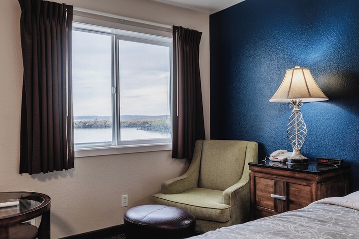 Water Front Inn