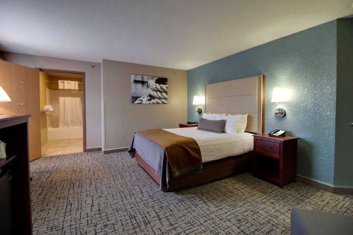 Room 14 of 80