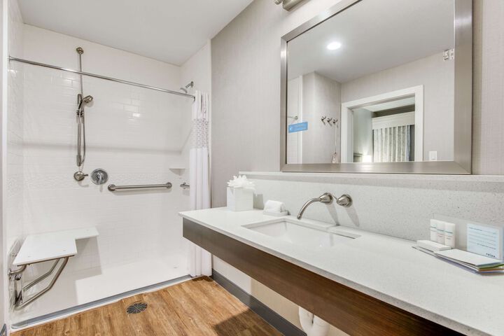 Hampton Inn & Suites Dallas / Ft. Worth Airport South