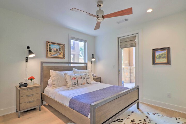 Lake LBJ Condo w / Balcony & Shared Boat Docks