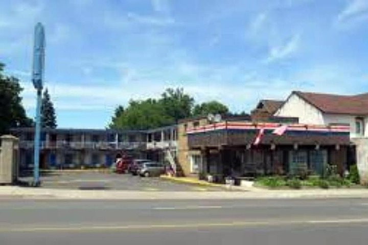 Hotel 8 of 90