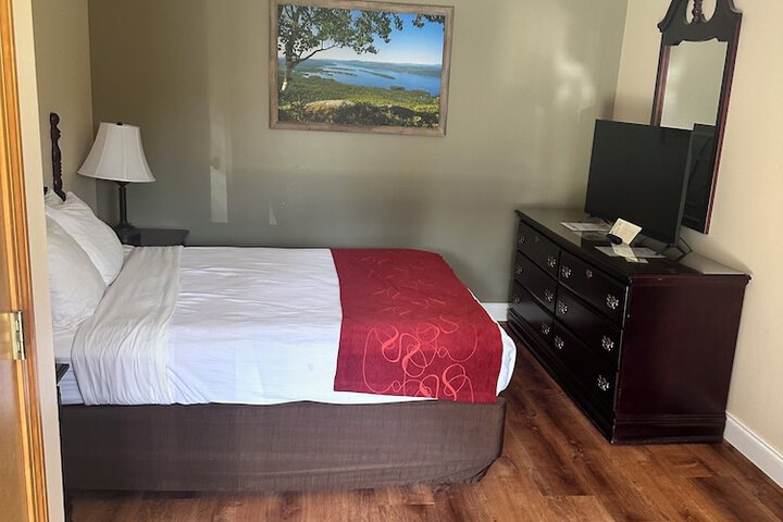 Room 25 of 99