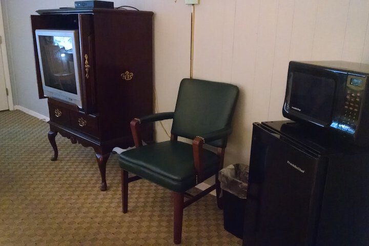 Room 32 of 75