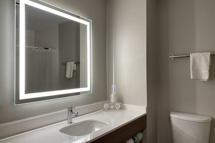 Room 32 of 55