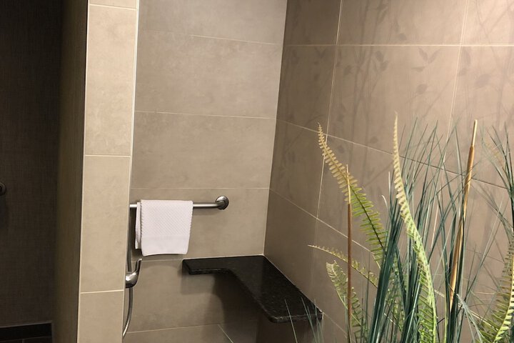DoubleTree by Hilton Akron Fairlawn