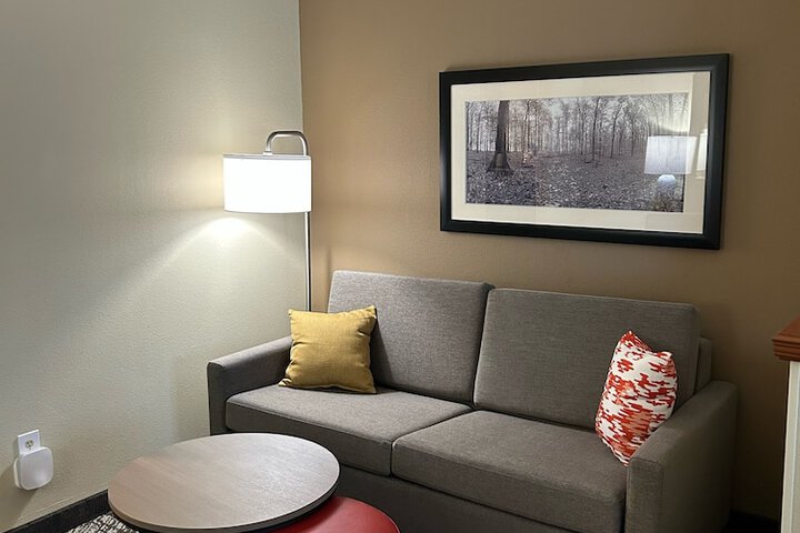 Room 25 of 62