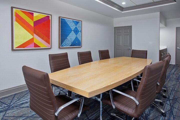Holiday Inn Express & Suites Milwaukee Nw Park Place by IHG