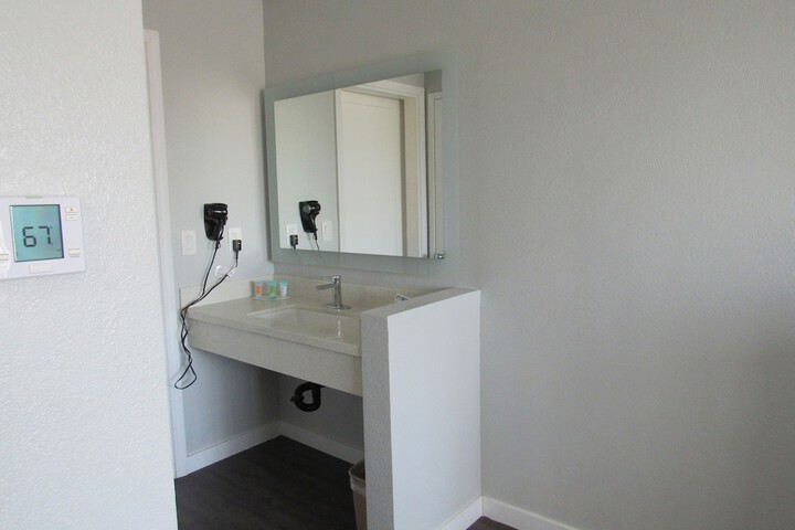 Room 16 of 61