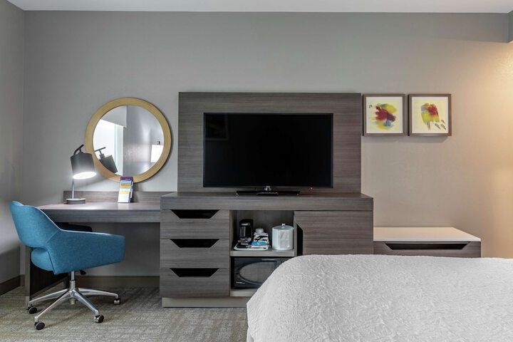 Room 11 of 37