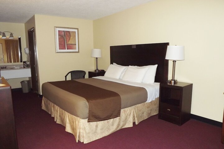Room 33 of 38