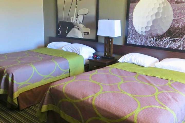 Room 9 of 18