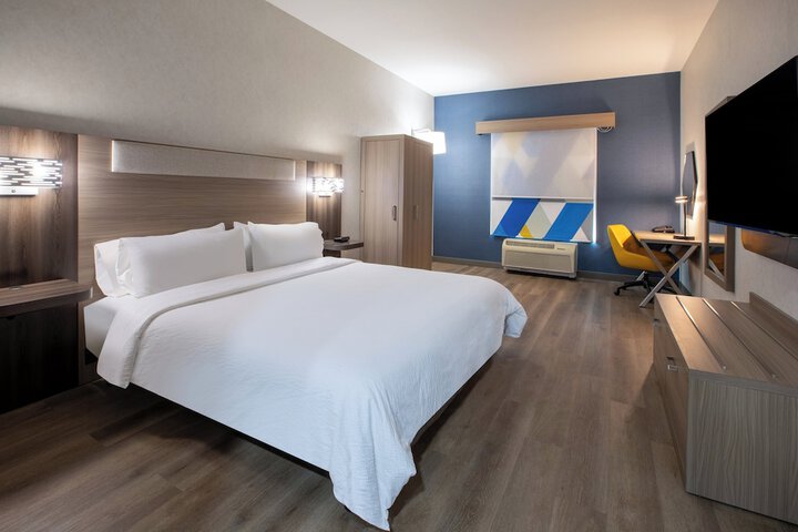 Holiday Inn Express & Suites Lathrop by IHG