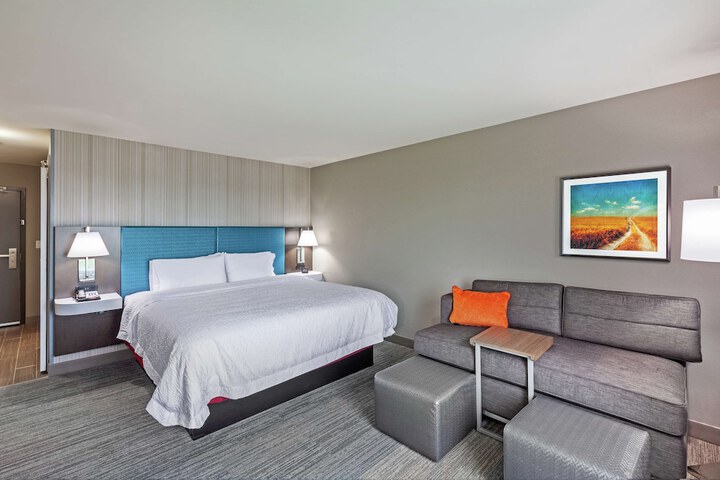 Hampton Inn Gardner Conference Center