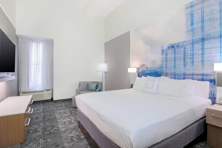 Room 25 of 39