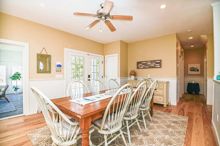 Stunning 5 Bdr Walk to York Harbor Beach!
