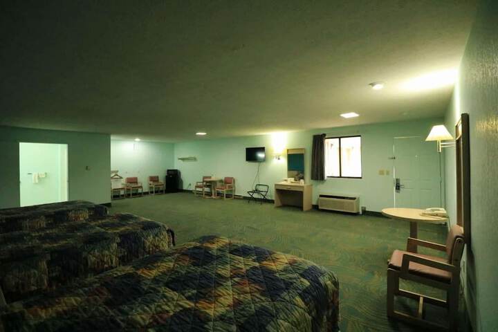Travelodge by Wyndham Parkersburg