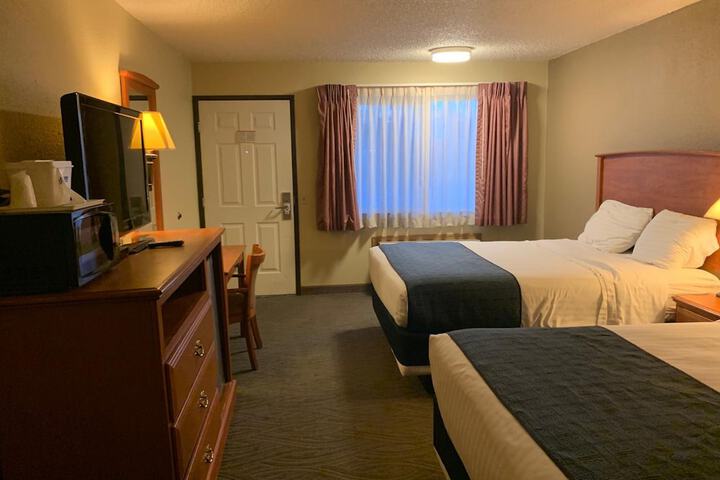 Room 32 of 41