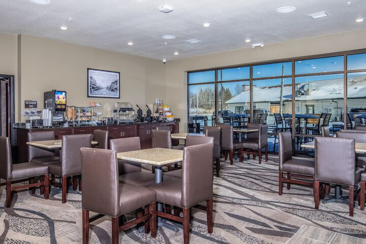 Cobblestone Hotel & Suites - Rhinelander