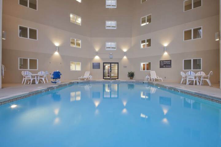 Pool 11 of 40