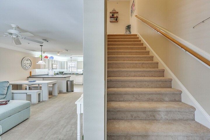 Townhome w / Outdoor Pool & White Lake Access!