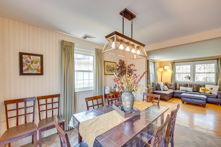 Charming Leola Home: 10 Mi to Downtown Lancaster!
